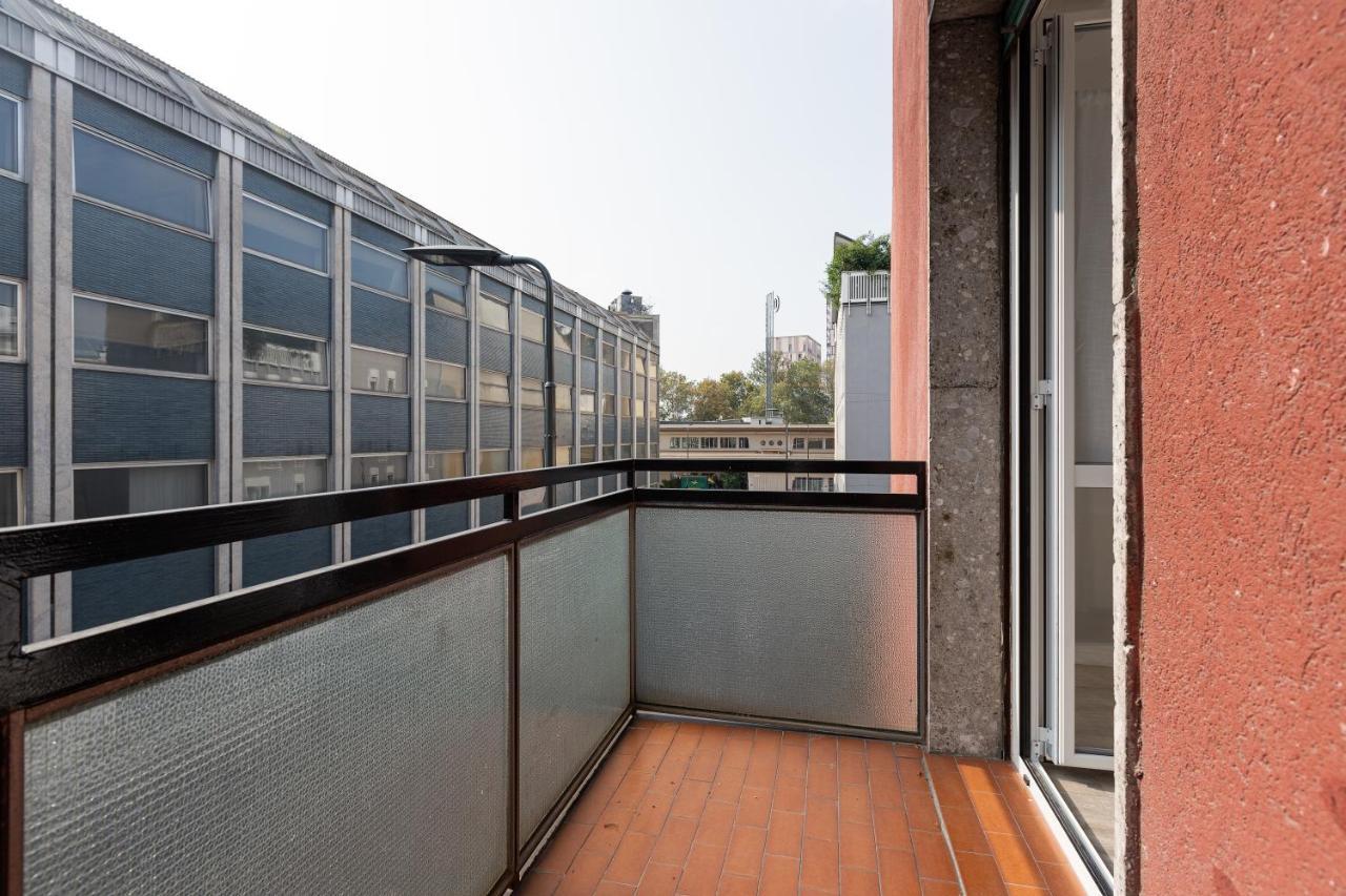 Cagnola Cozy Apartament With Balcony Milan Extérieur photo